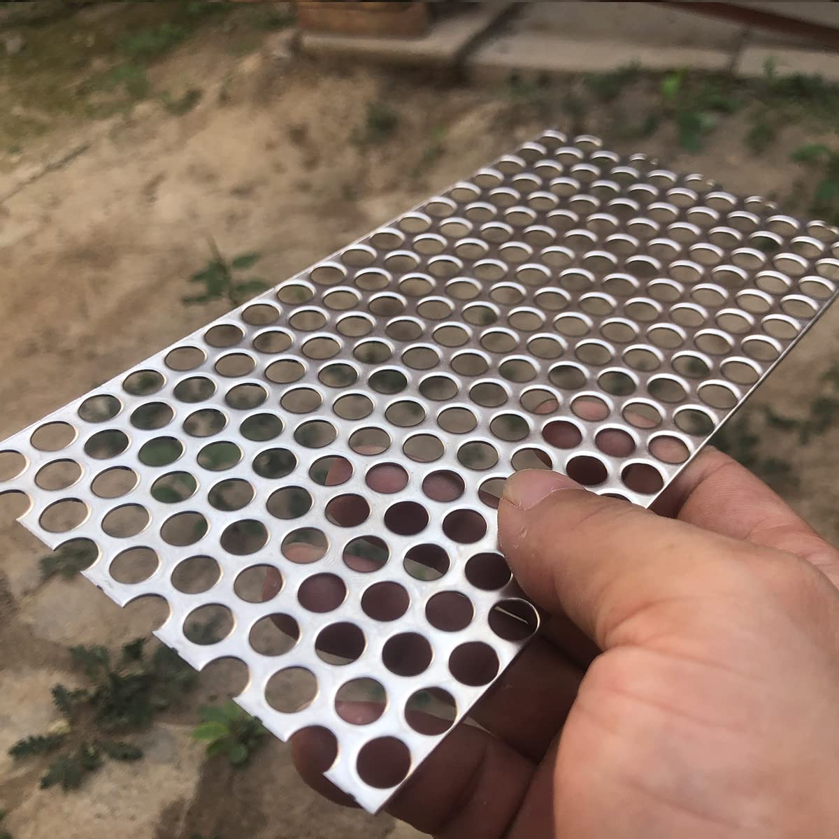 Perforated mesh: mga pakinabang at aplikasyon