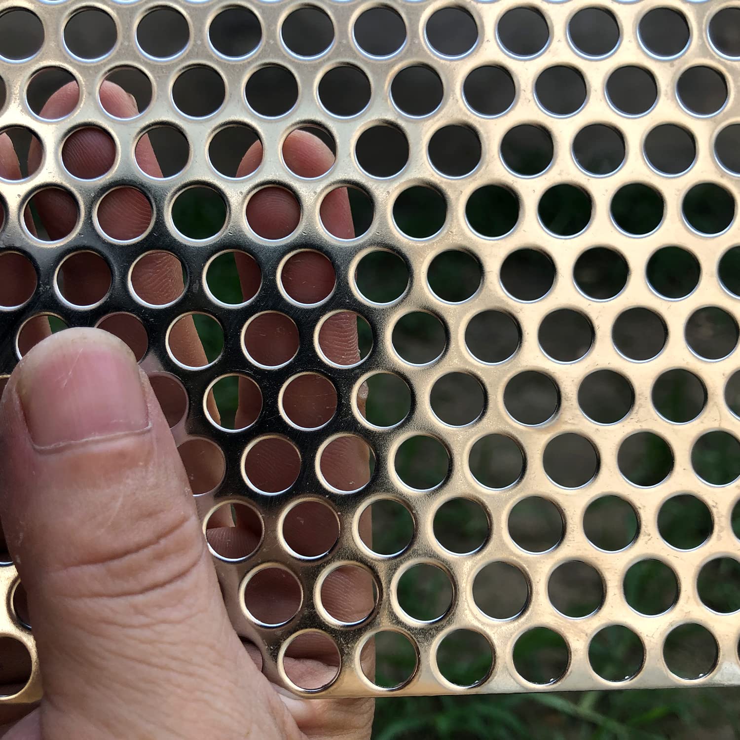 ຕາຫນ່າງໂລຫະ perforated: ຄວາມໄດ້ປຽບຂອງບໍລິສັດ