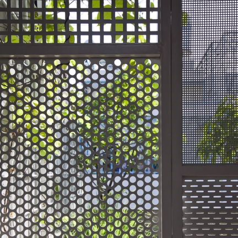 When it comes to choosing the right perforated metal mesh for your project, it’s important to consider the quality