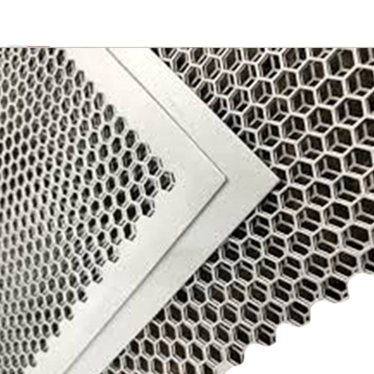 Delikli metal mesh, müxtəlif sənaye sahələrində geniş məhsul istifadəsinə malik çox yönlü materialdır.